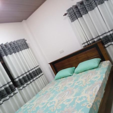 Sky Bloom Bed & Breakfast Homagama Exterior photo
