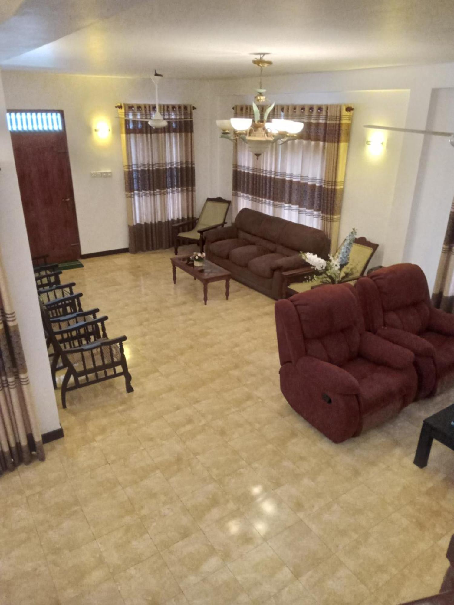 Sky Bloom Bed & Breakfast Homagama Exterior photo
