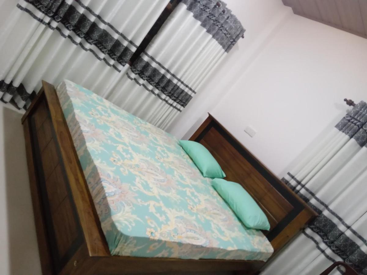 Sky Bloom Bed & Breakfast Homagama Exterior photo