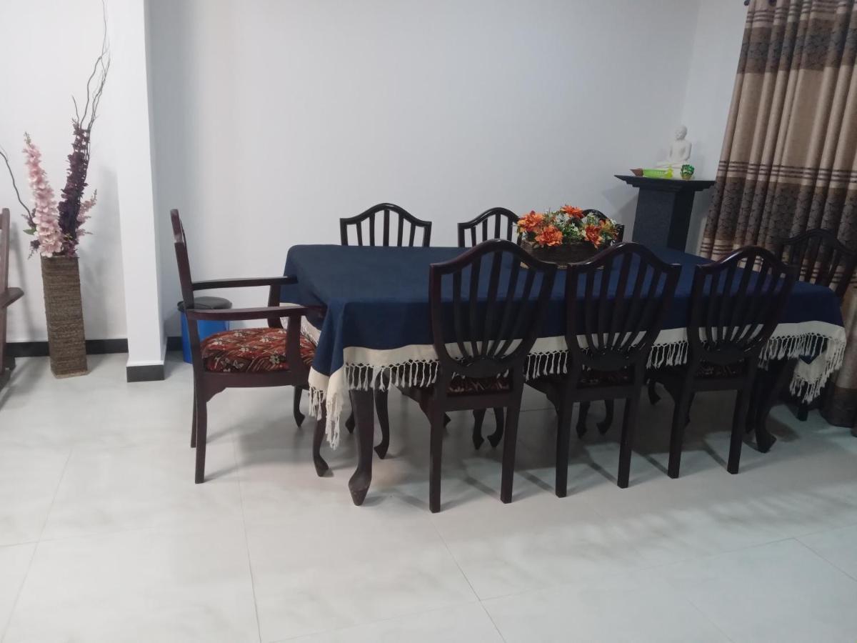 Sky Bloom Bed & Breakfast Homagama Exterior photo